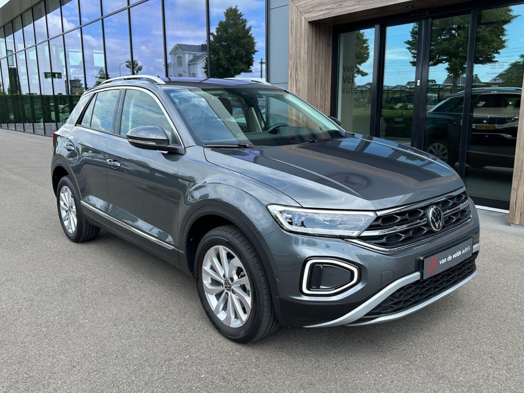 Volkswagen T-roc 1.5 tsi 150pk dsg style carplay | camera | keyless | elek.