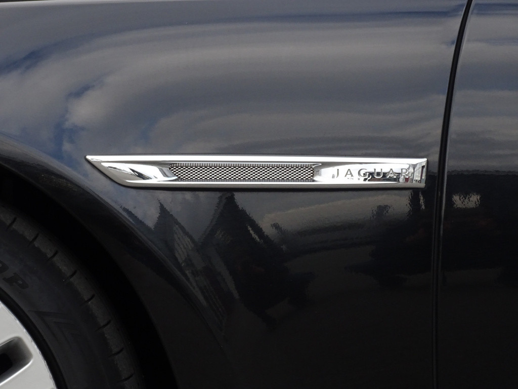 Jaguar Xj 3.0 v6d luxury | dubbel pano | 19"