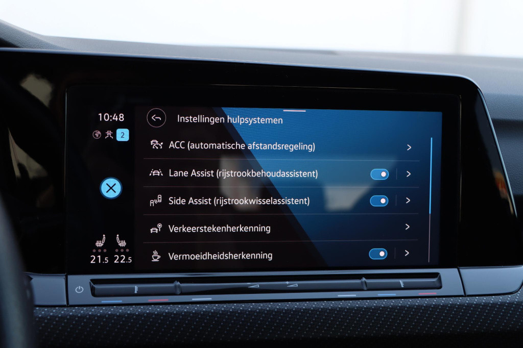 Volkswagen Golf 1.5 etsi r-line 150pk dsg7
