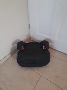 Stoelverhoger voor in de auto ( in goede staat )