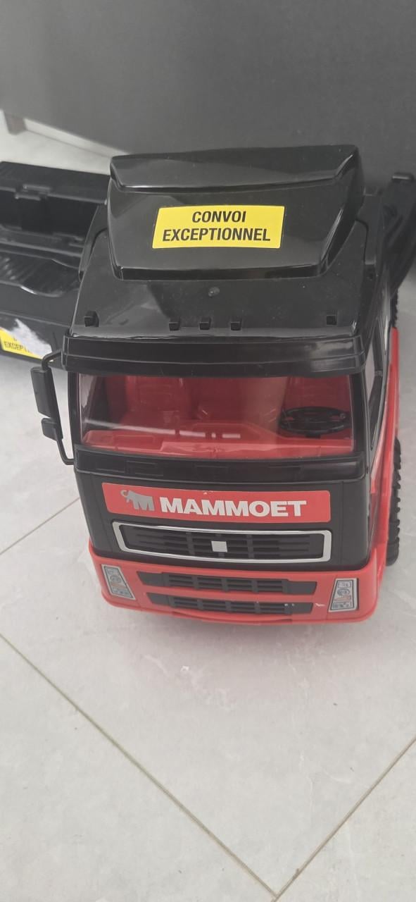 Mammoet Volvo Truck en Shovel 1:16 - 75-80 cm
