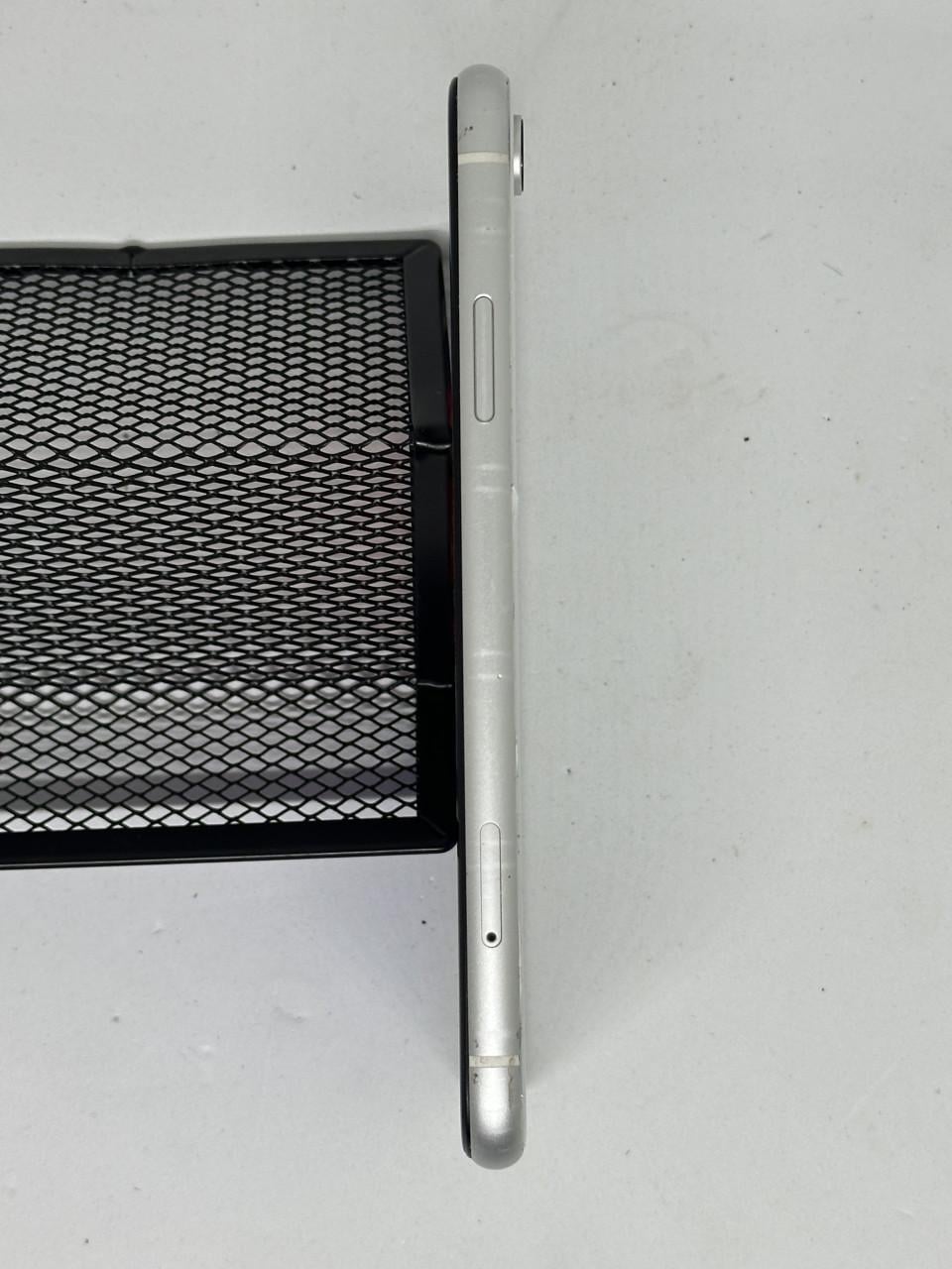 IPhone XR  wit  64GB