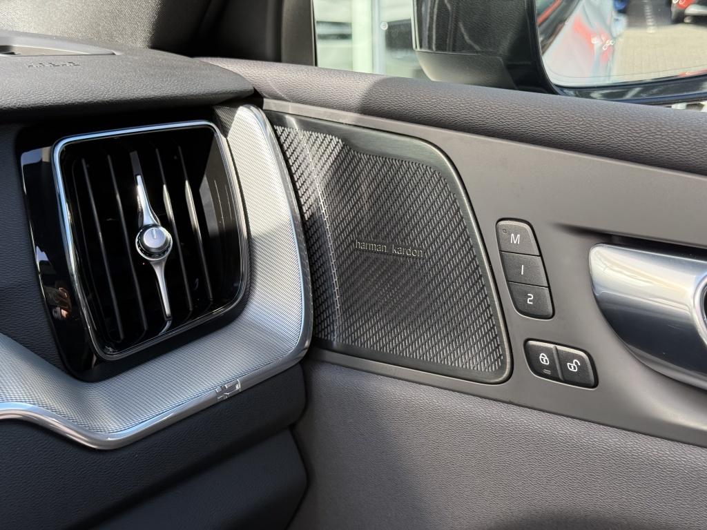 Volvo XC60 t8 455pk recharge r-design| panodak| adap.cruise| 360camera| hea