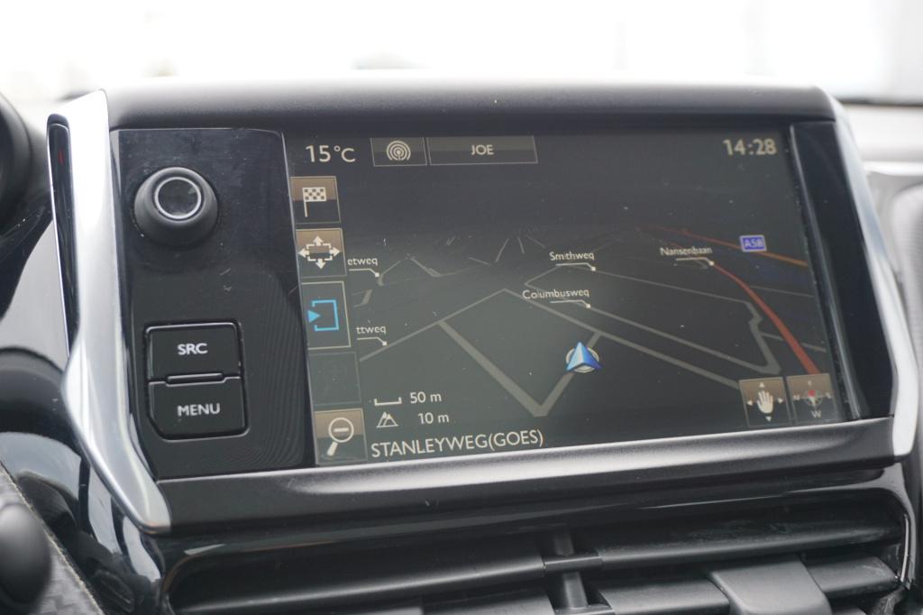 Peugeot 2008 1.2 puretech active airco / navi / cruise / pano / carplay / p