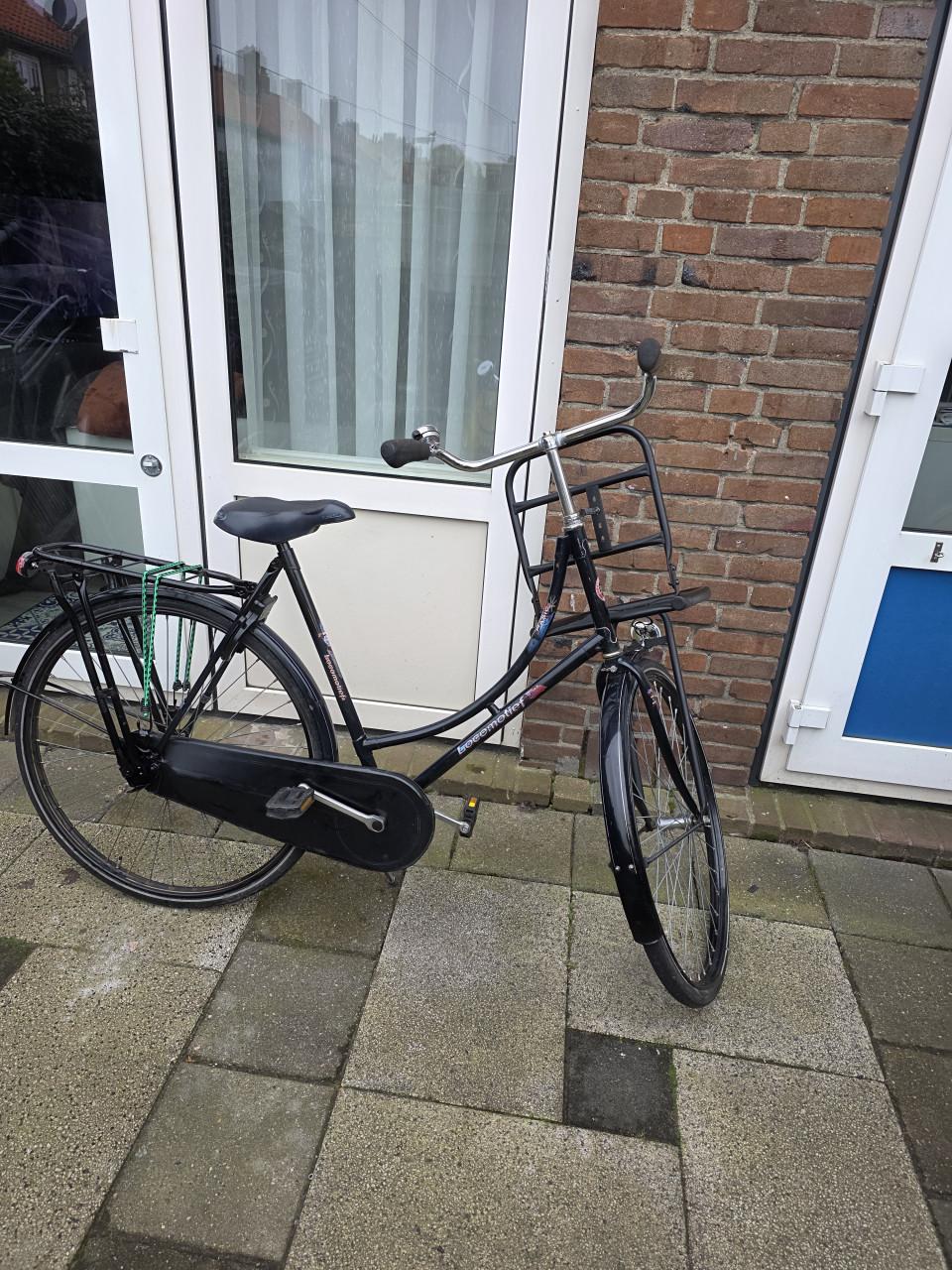 Dames fiets merk Lokomotief met trap rem achter-met voordrager-28 inch