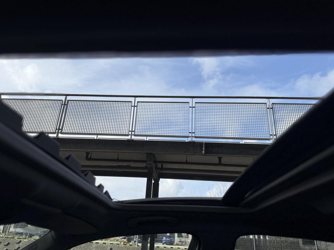 Bmw 1serie 116i zilver 5deurs pano fulloption (High-Executive)