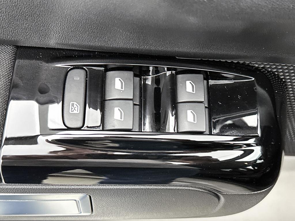 Citroen C3 82pk shine | rijklaar | parkeersensor | navi | android auto |
