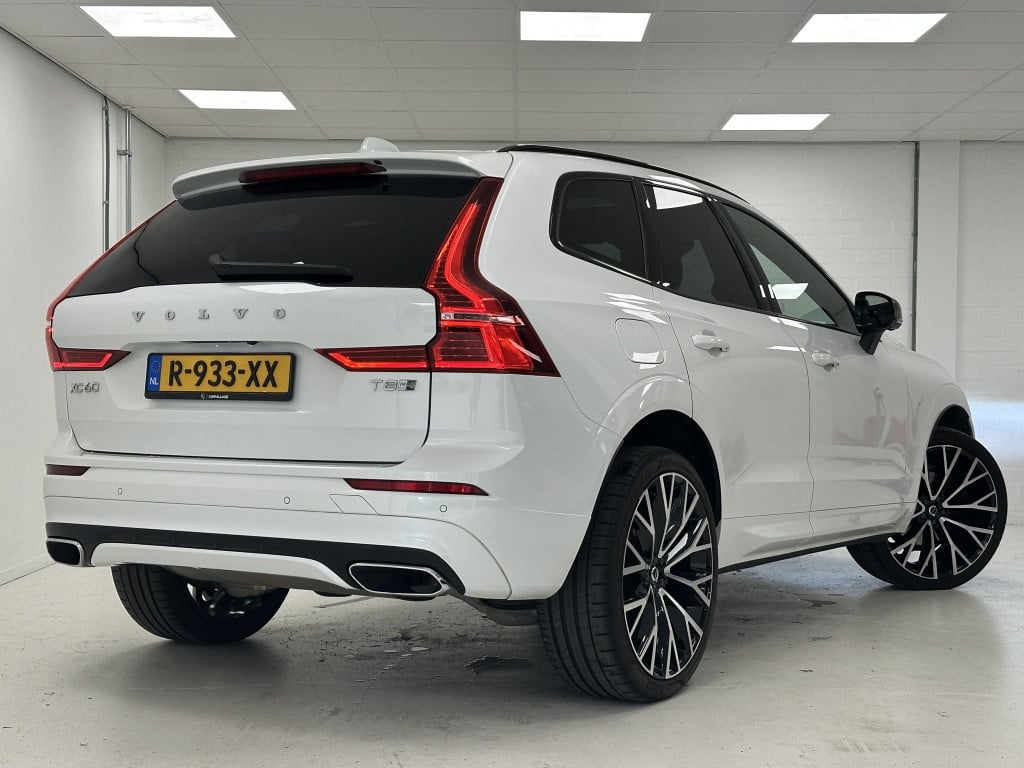 Volvo XC60 2.0 t8 awd recharge r-design | luchtvering | b&w | nappaleder |