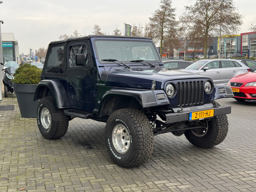 Jeep Wrangler 2.5i softtop + hardtop