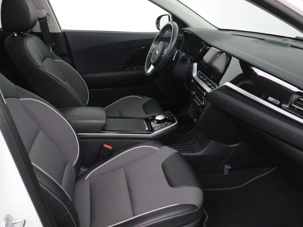 Kia E-niro dynamicplusline 64 kwh | navigatie | schuifdak | led | stuur-/st