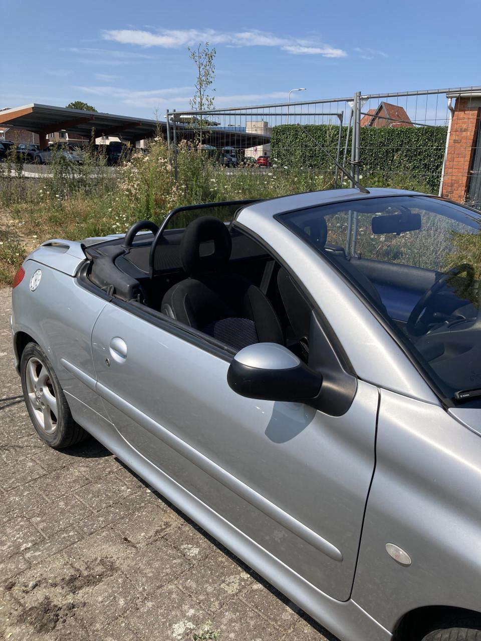 Peugeot 206cc cabrio 5bak airco 166000km APK 02/2027
