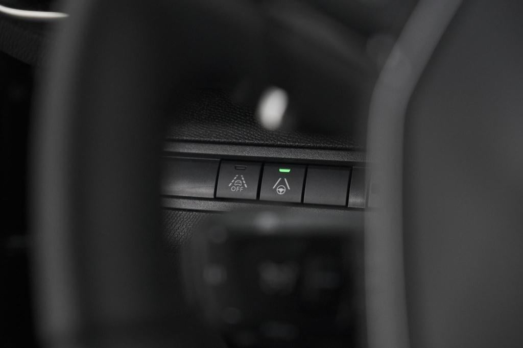 Peugeot 5008 hybrid 136 e-dcs6 gt | camera | dodehoekdetectie | navigatie |