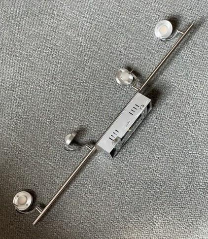 Mooie lamp met spotjes 83 cm.