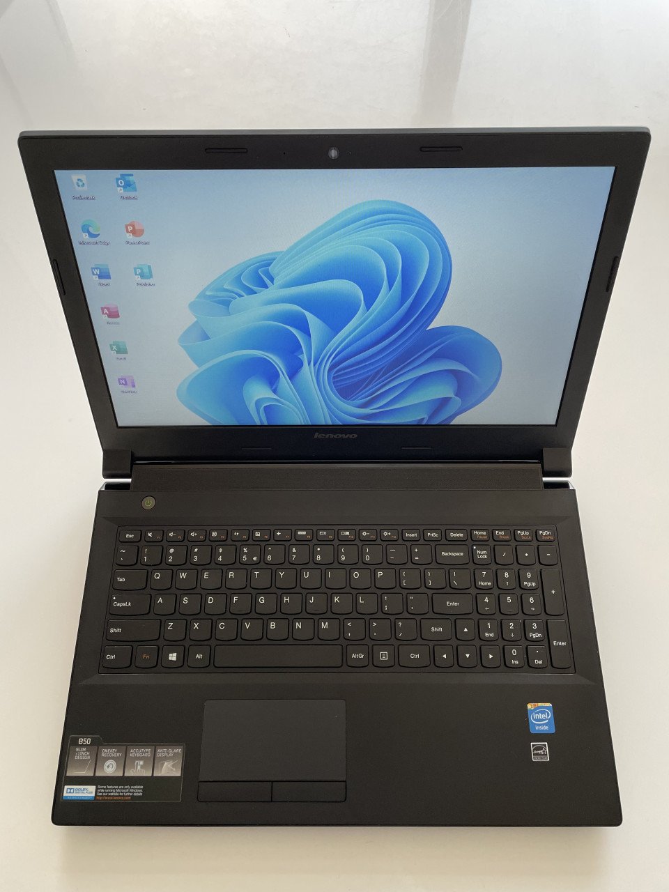 15 inch laptop met ssd Windows 11 en Office