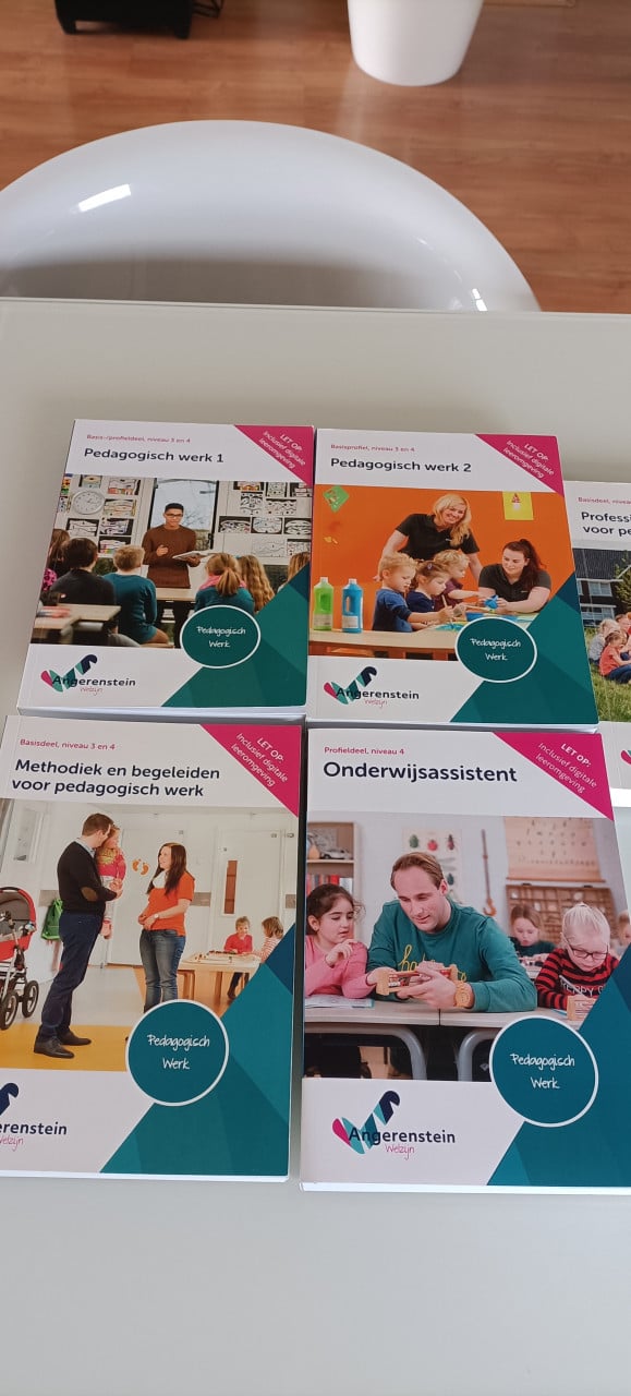 5 studieboeken onderwijsassistent / pedagogisch werk (Scalda?)