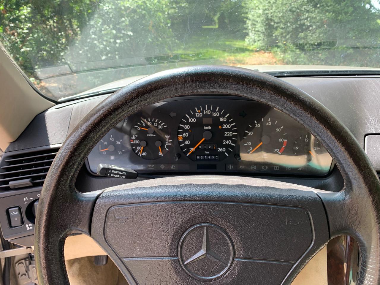 Mercedes Benz 500 SL, NL auto 26 d. km.