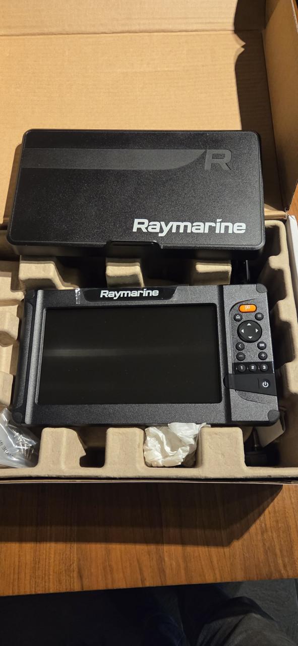 Raymarine Element 9 HV + HV-100 Transducer V2