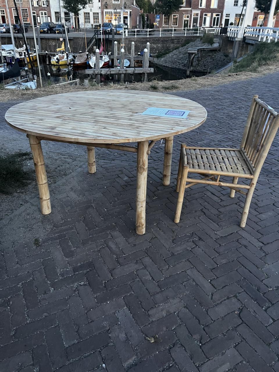 Tafel en stoel