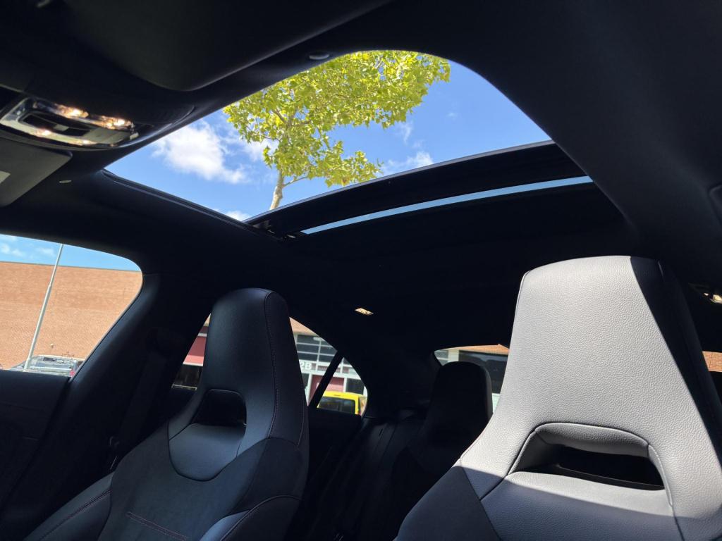 Mercedes-Benz Cla 250 e amg line premium plus pack, panoramadak + nl-auto!