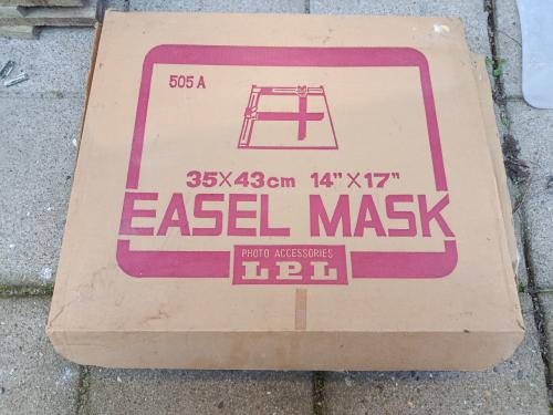 Easel mask