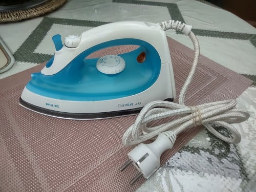 Prima werkend stoomstrijkijzer. Philips; Comfort 215.