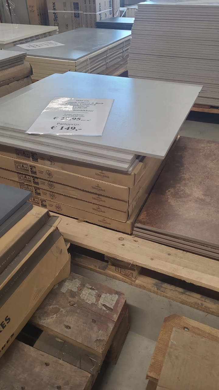 3030-136 ca 8 m² Villeroy & Boch tegels, 60x60 cm, grijs, van € 479,60 voor