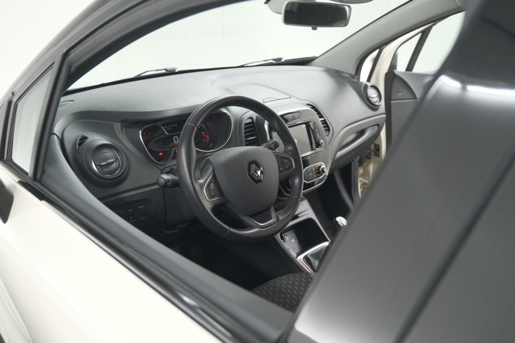 Renault Captur tce 90 intens | trekhaak | camera | navigatie | parkeersenso