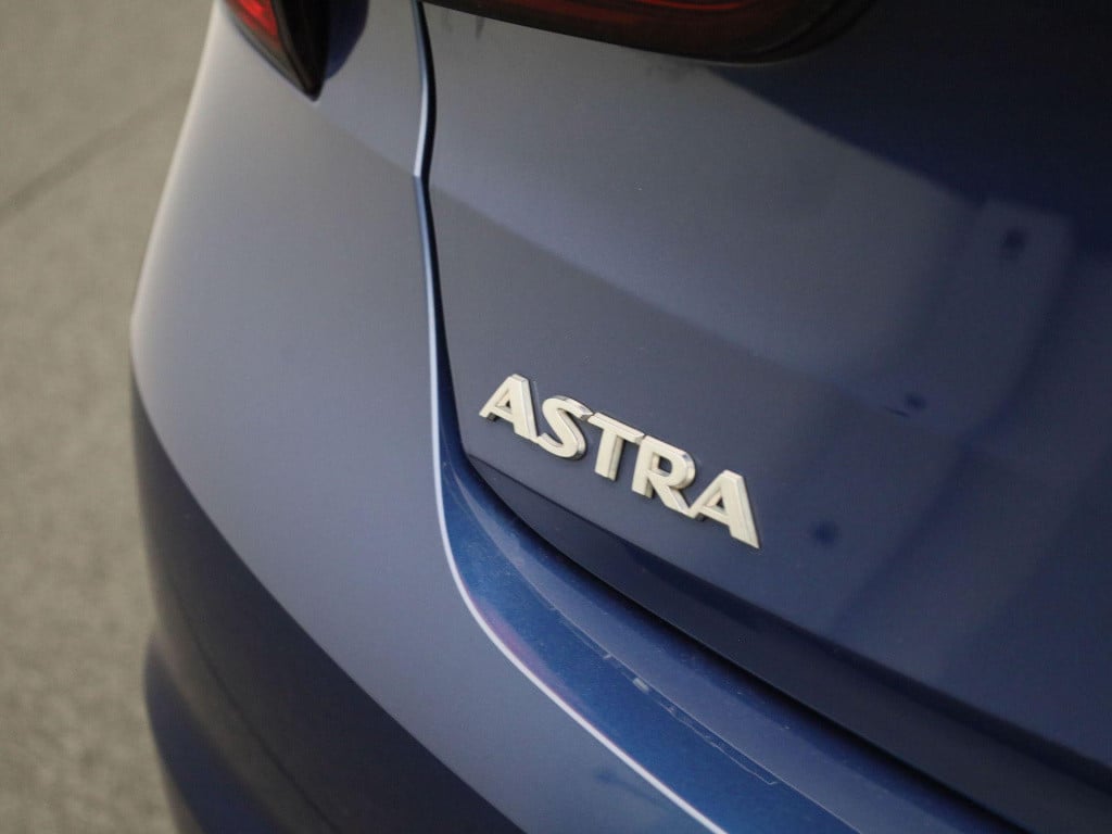 Opel Astra 1.2 launch elegance | lmv | parkeer sensoren | camera | stoel/st