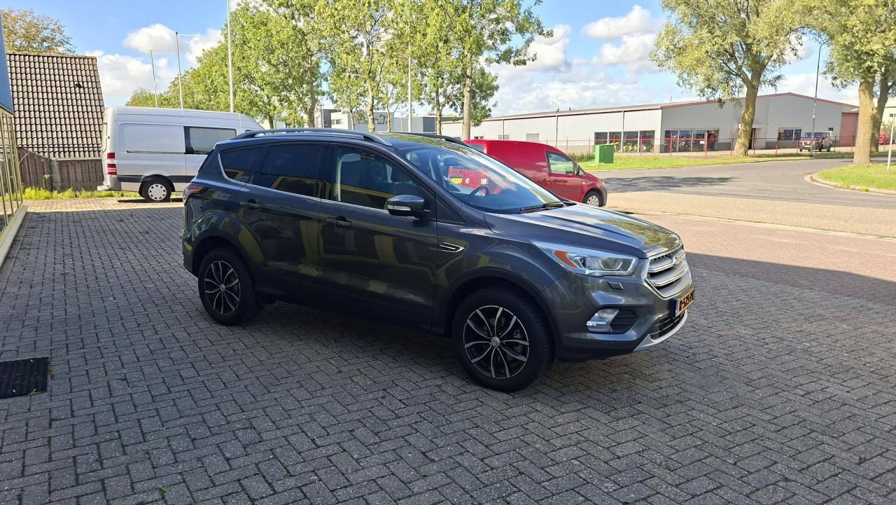 Ford KUGA 1.5 EcoBoost ST Line 5drs bj:2017 airco navigatie lm-velgen