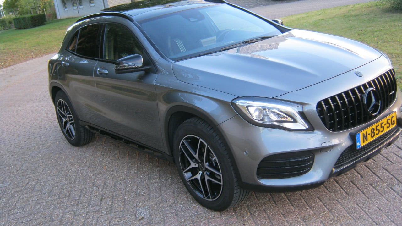 TE KOOP MERCEDES GLA 250  4MATIC MET WEINIG KM 27500 EURO