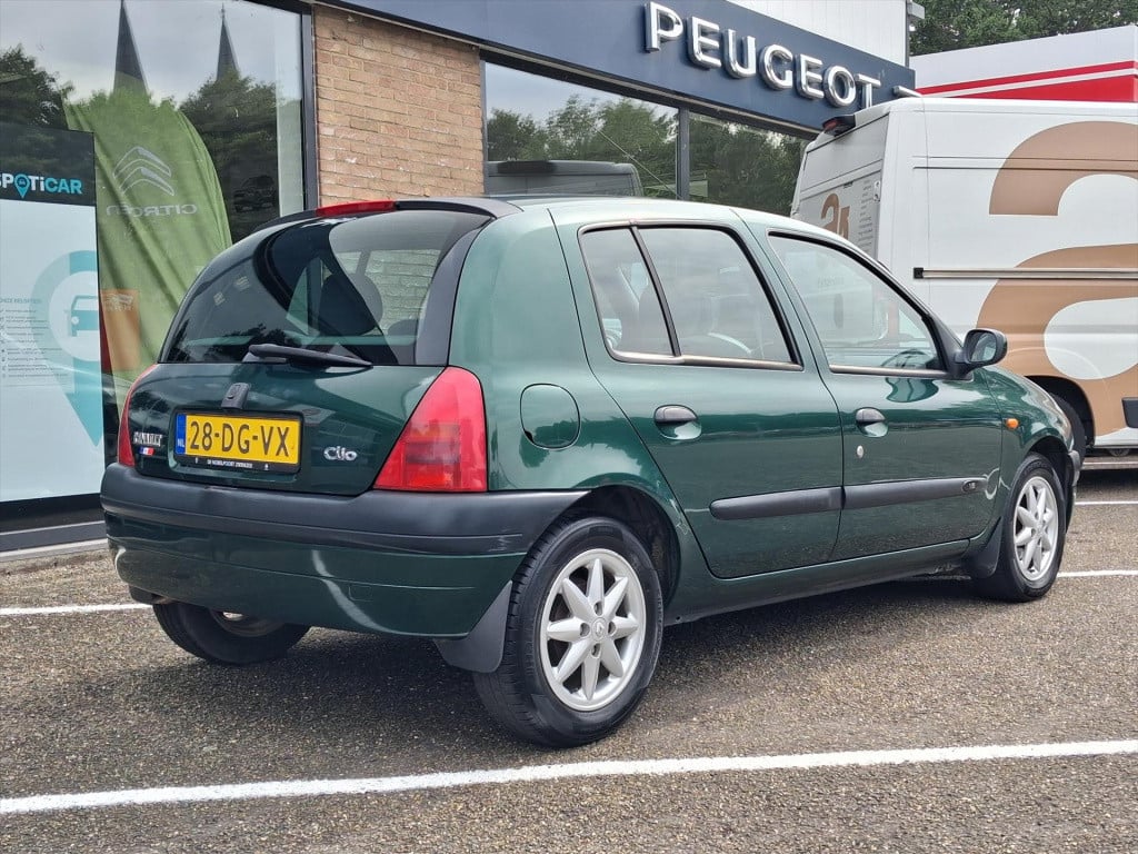 Renault Clio 1.6 rn automaat