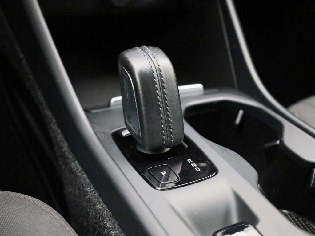 Volvo XC40 t4 recharge geartronic inscription expr. | automaat | apple carp