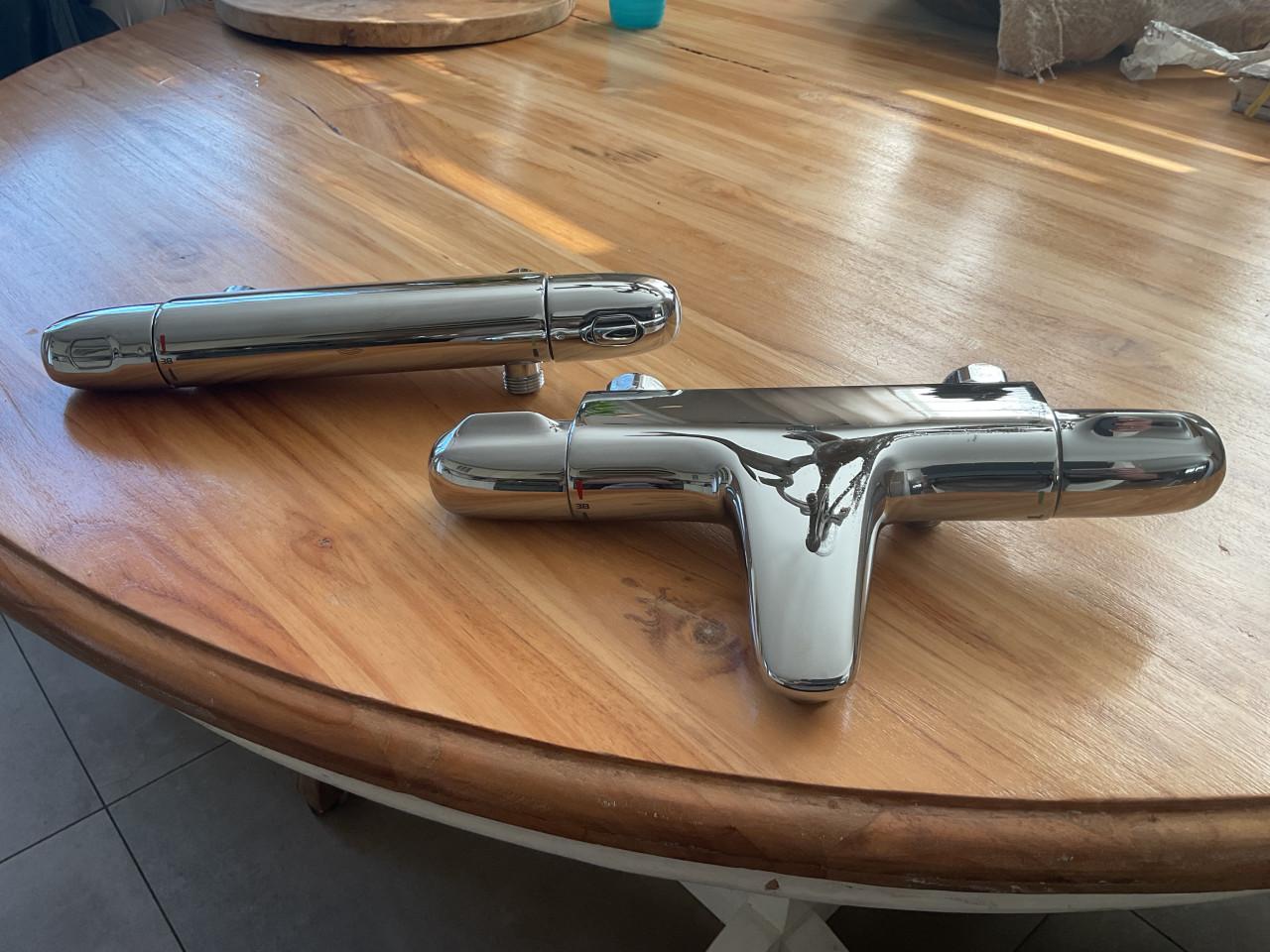 TE KOOP: Douchekraan