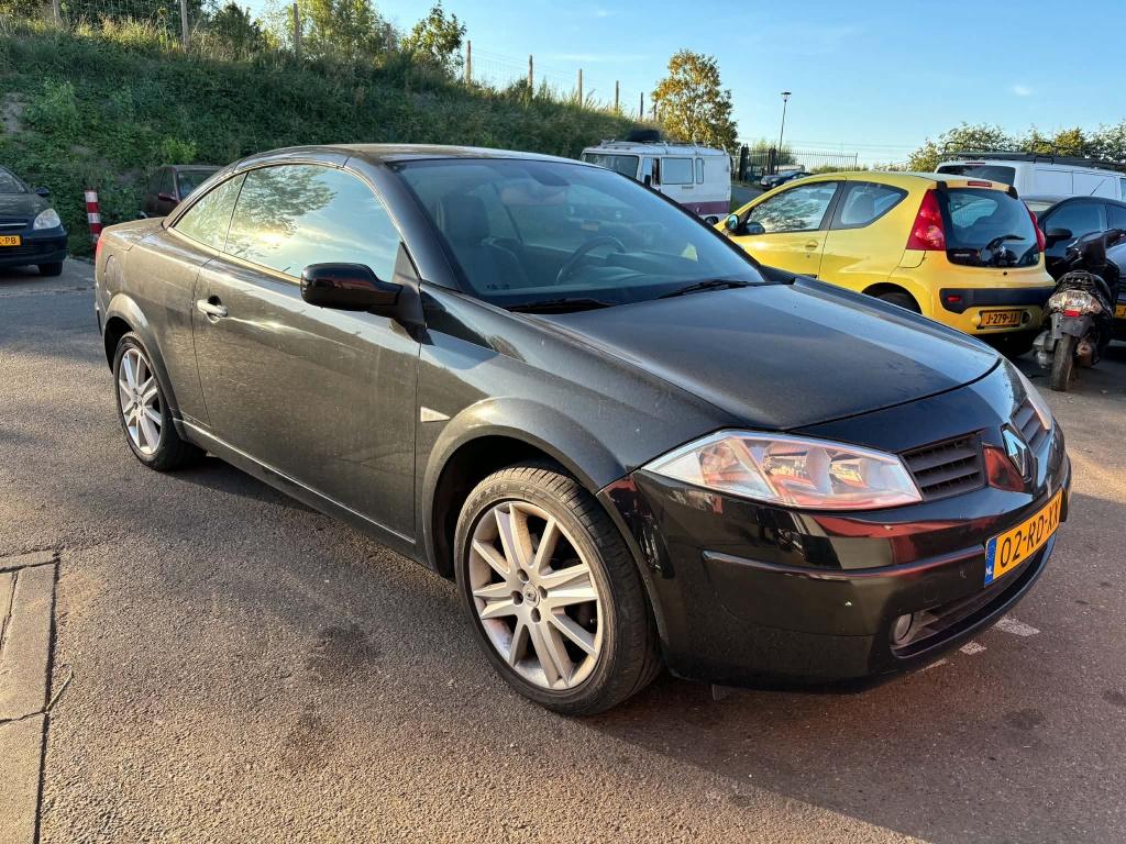 Renault Megane coupé-cabriolet 2.0-16v priv.luxe