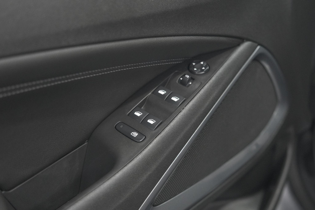 Opel Crossland X turbo 110 elegance | camera | navigatie | parkeersensoren 