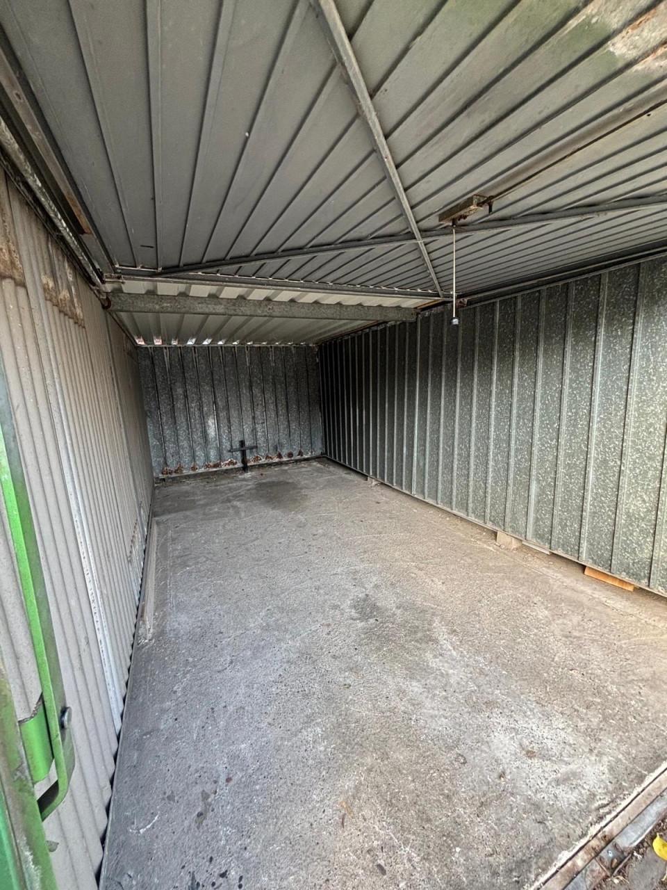 Stalen garagebox in Wemeldinge te huur.