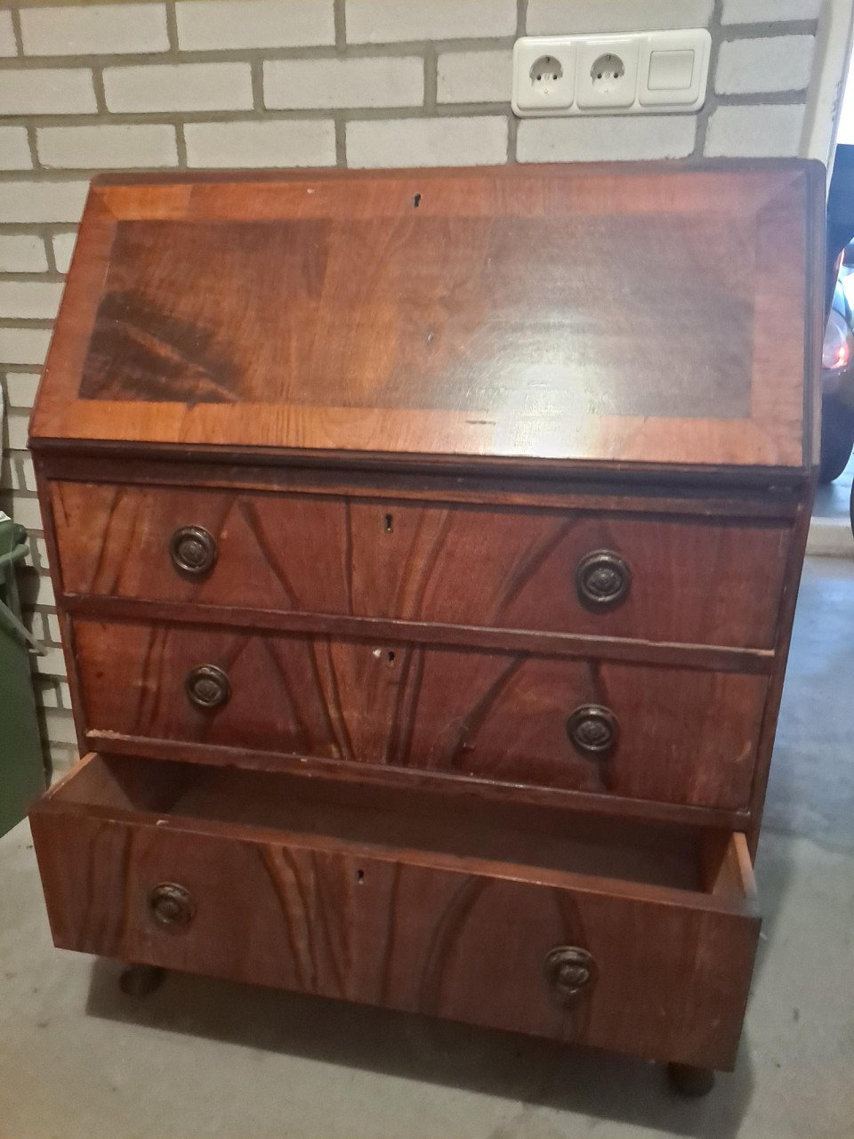 Gratis op te halen: secretaire hout (kastje, bureau)