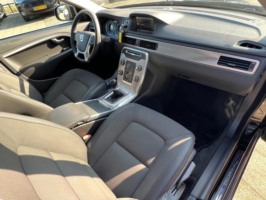 Volvo V70 1.6 d2 kinetic, trekhaak, navi, parkeersensoren enz...