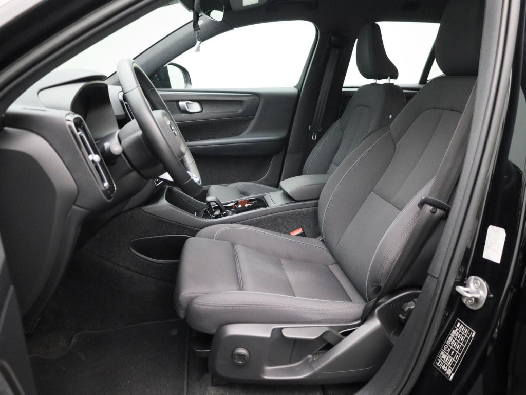 Volvo XC40 recharge core | automaat | lmv | parkeer sensoren | virtual cock