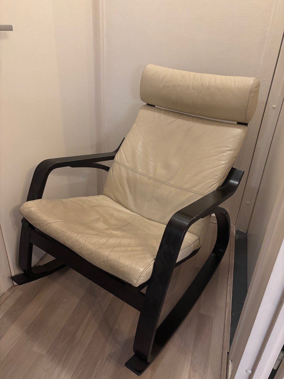 Schommelstoel met leren bekleding