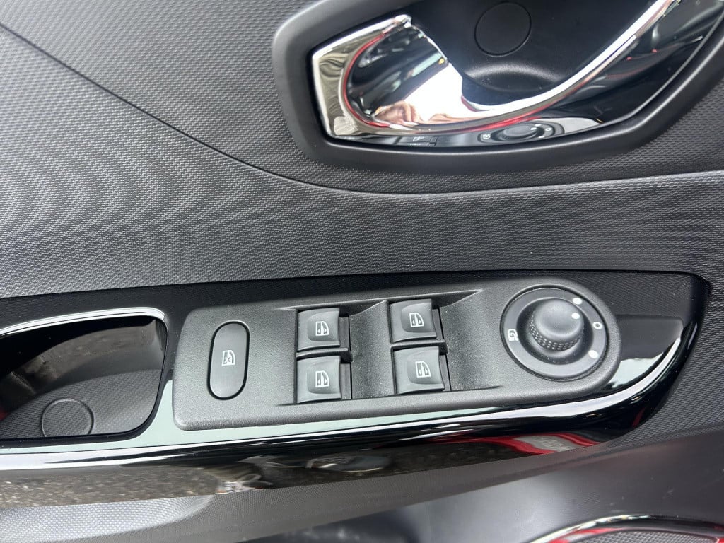 Renault Captur 1.2 tce helly hansen automaat