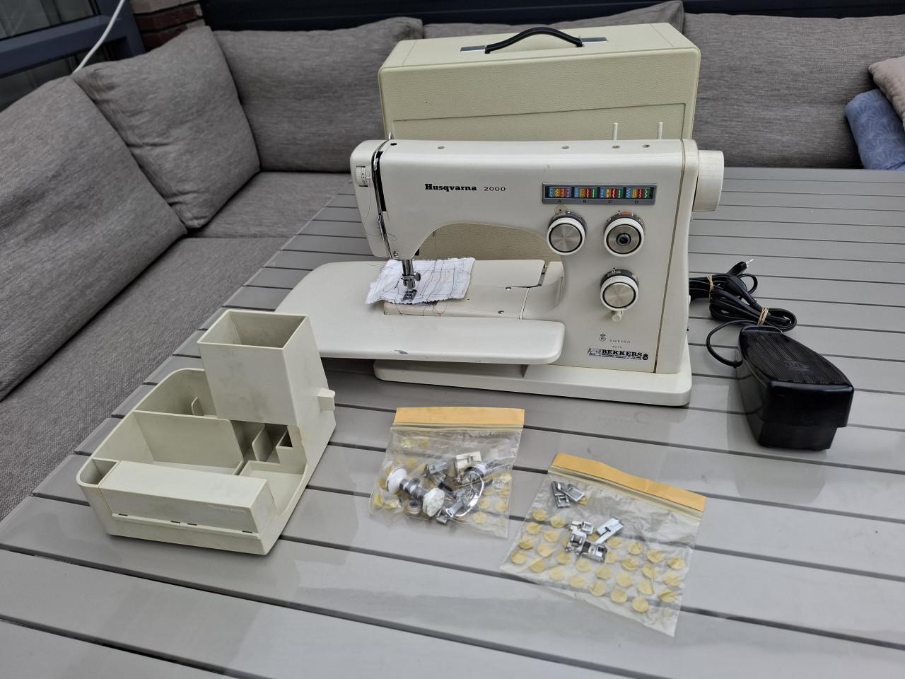 NAAIMACHINE, Husqvarna 2000, "model 6010.