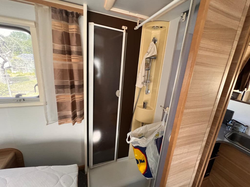 Adria Onbekend matrix m 670 sc edition50