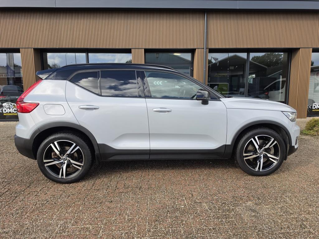 Volvo XC40 r design recharge plug-in hybrid lane assist | trekhaak | camera