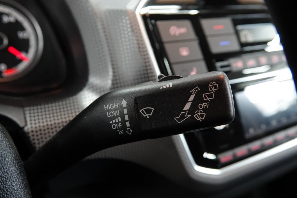 Volkswagen UP! 1.0 tsi high up! | cruise | pdc | bluetooth |