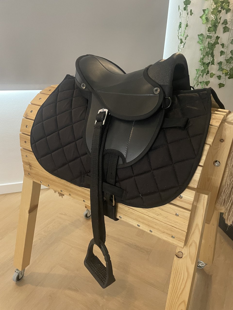 Mooi houten paard te koop