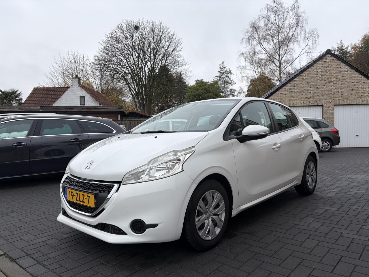 Peugeot 208 1.2vti 2013 5drs airco