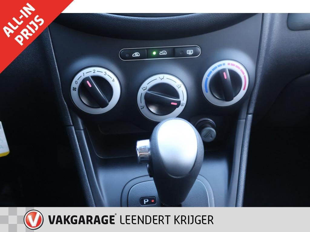 Hyundai I 10 1.1 dynamic automaat/1 jaar apk