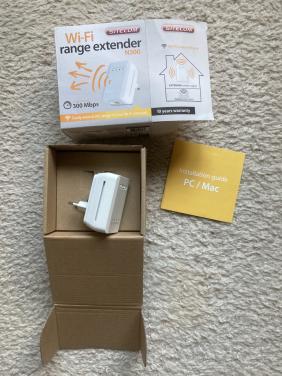 2x Wifi range extenders TPlink en Sitecom