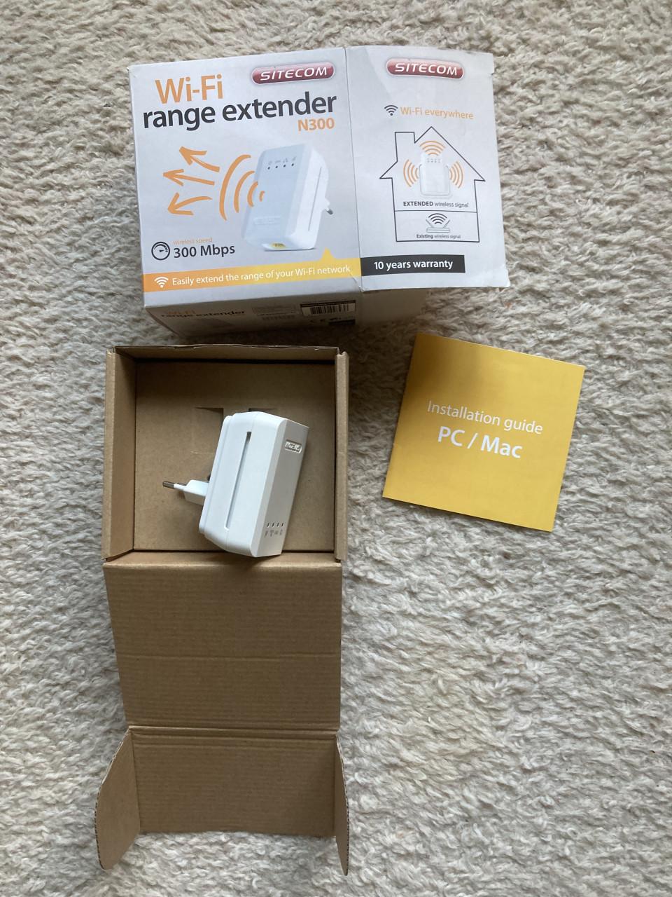2x Wifi range extenders TPlink en Sitecom